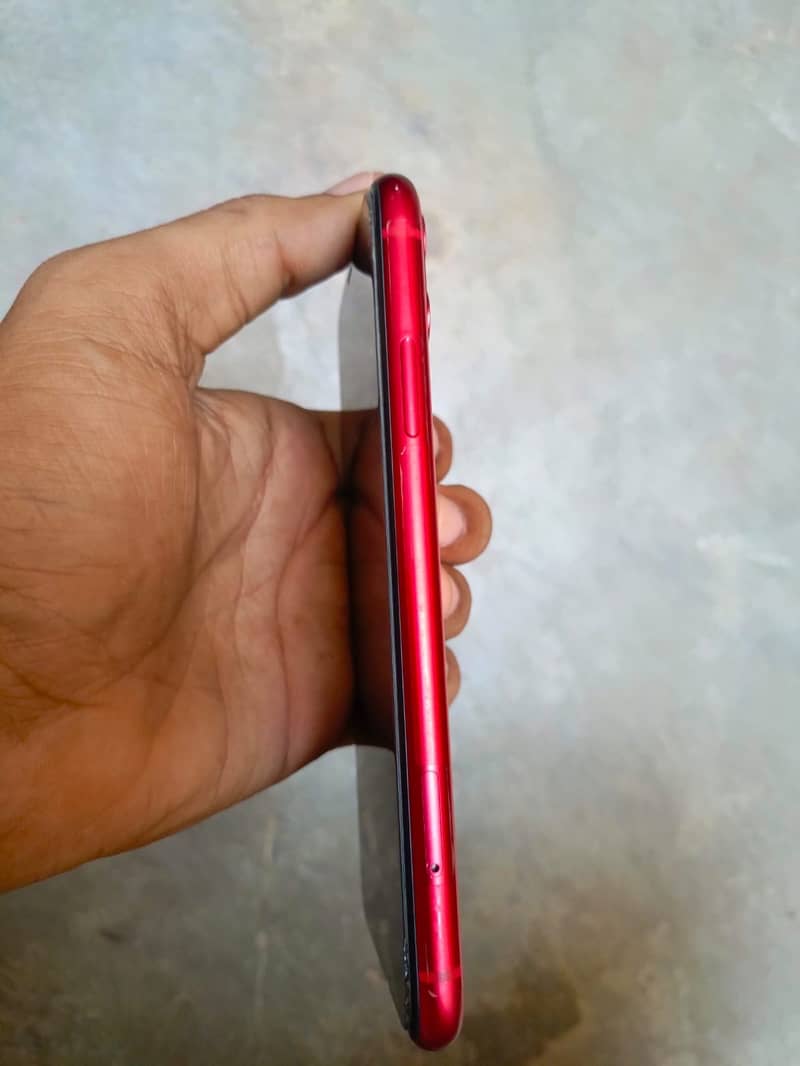 Apple iPhone 11 4
