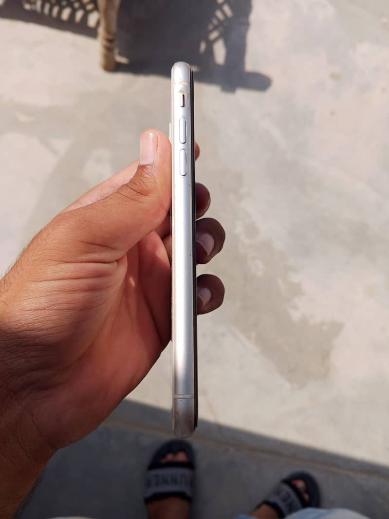 Apple iPhone 11 2