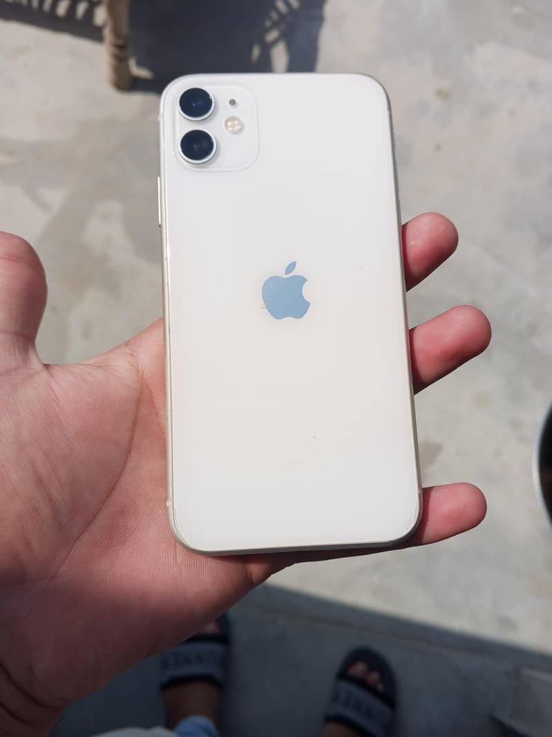 Apple iPhone 11 4
