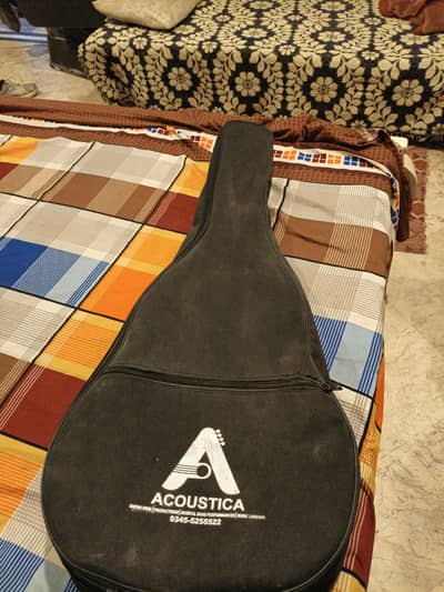 acoustica guitar