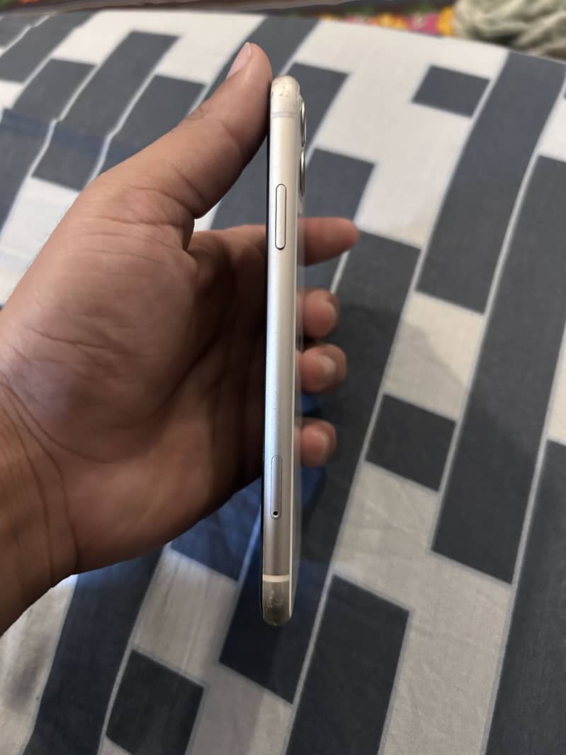 Iphone 11 4