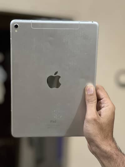 Ipad Pro 128 gb with apple pencil