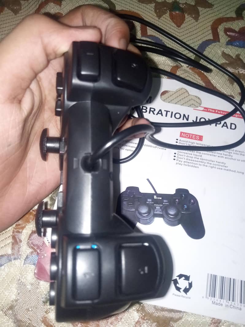 Ucom PC Gaming Controller. 1