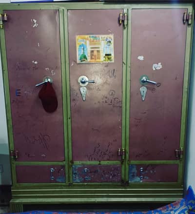 iron wardrobe three doors ful gauge karkhany my order par banaya  hy