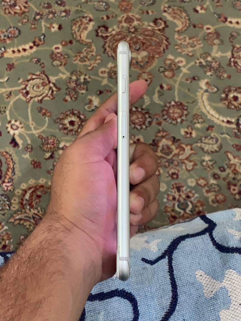 Apple iPhone 7 Plus 4