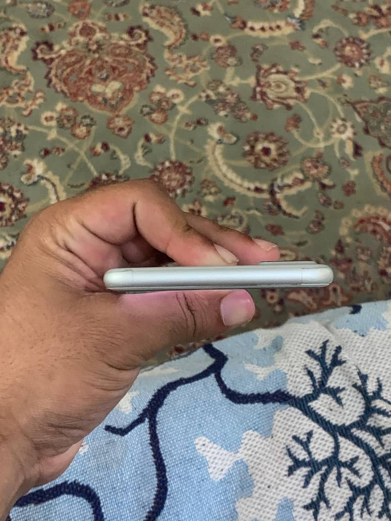 Apple iPhone 7 Plus 6