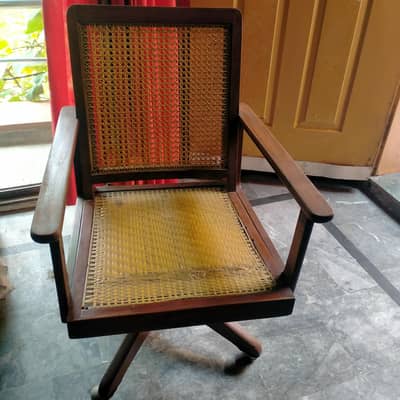 Revolwing chair made of sagwan wood