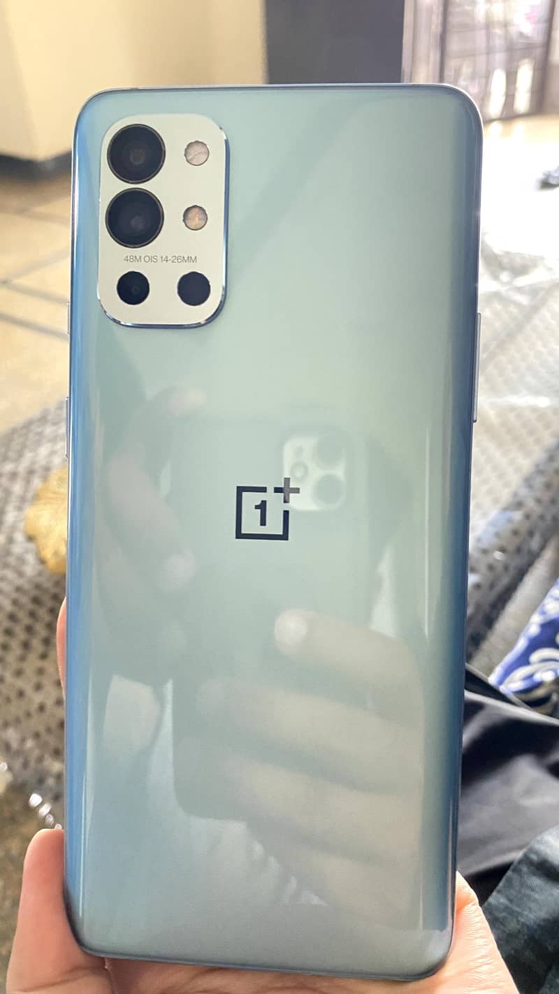 One Plus 9R 1