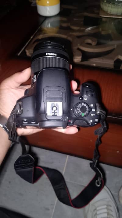 Canon EOS 700D