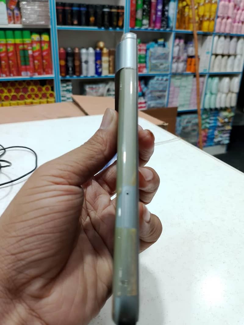 Google Pixel 8 6
