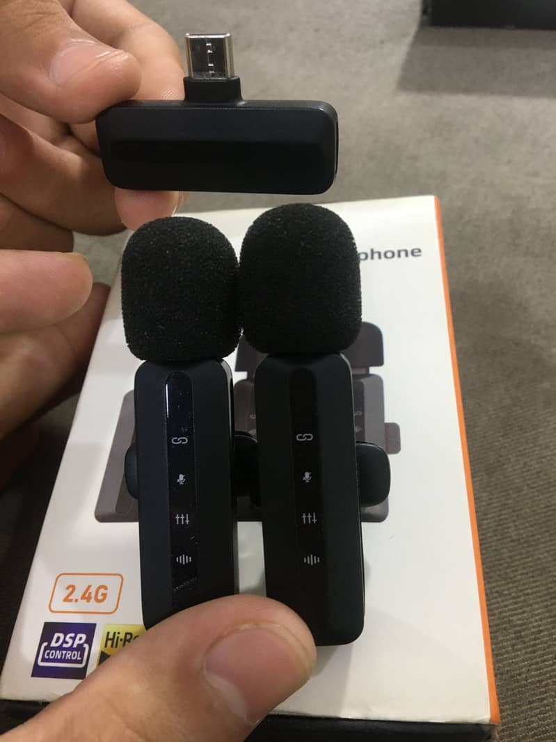 Wireless microphone 4