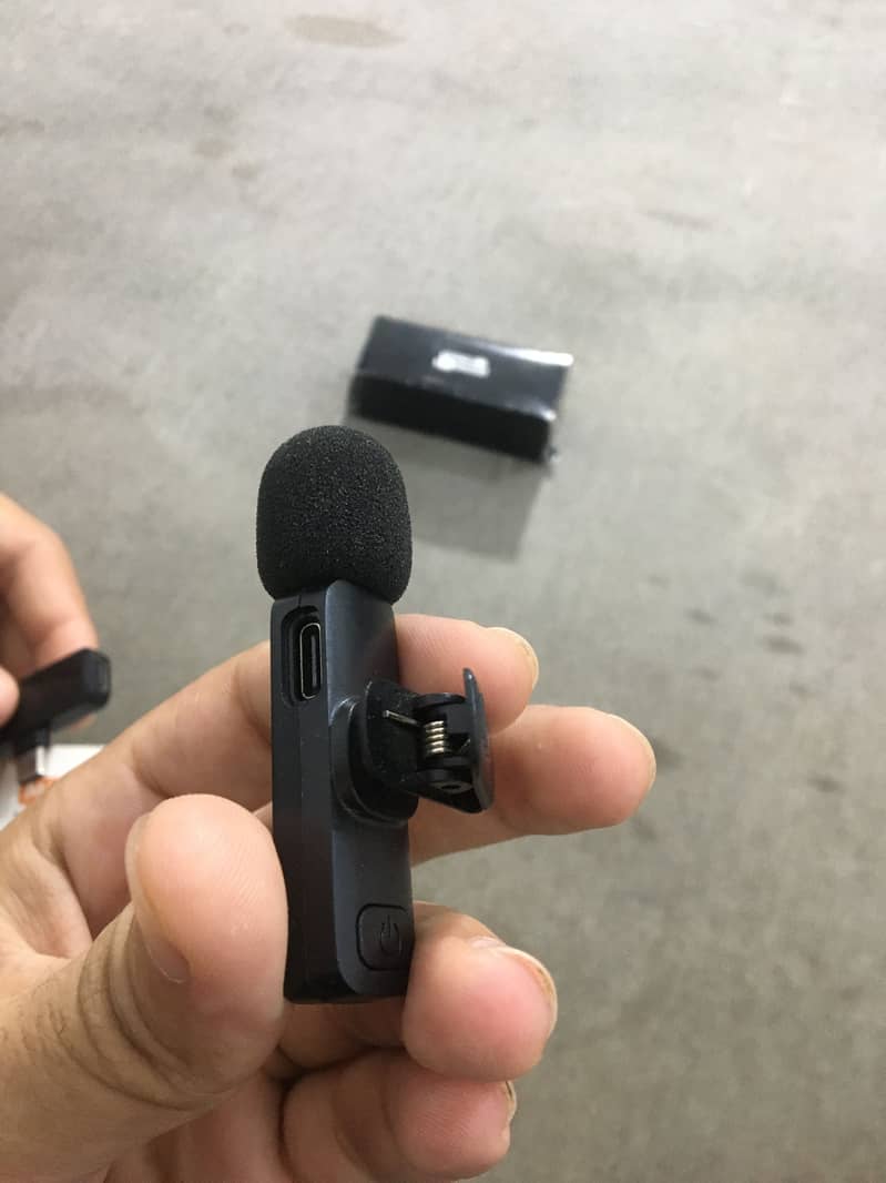 Wireless microphone 6