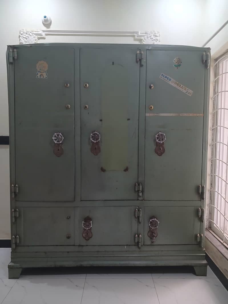 cabinet 0