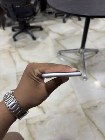 Apple iPhone XR factory unlock 128 gb