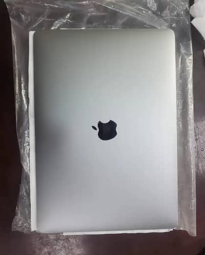MacBook pro 2018/2019 screens available a1990 a2141