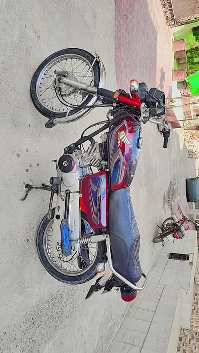 Honda 125-22 model good condition documents complete biometric Moky p