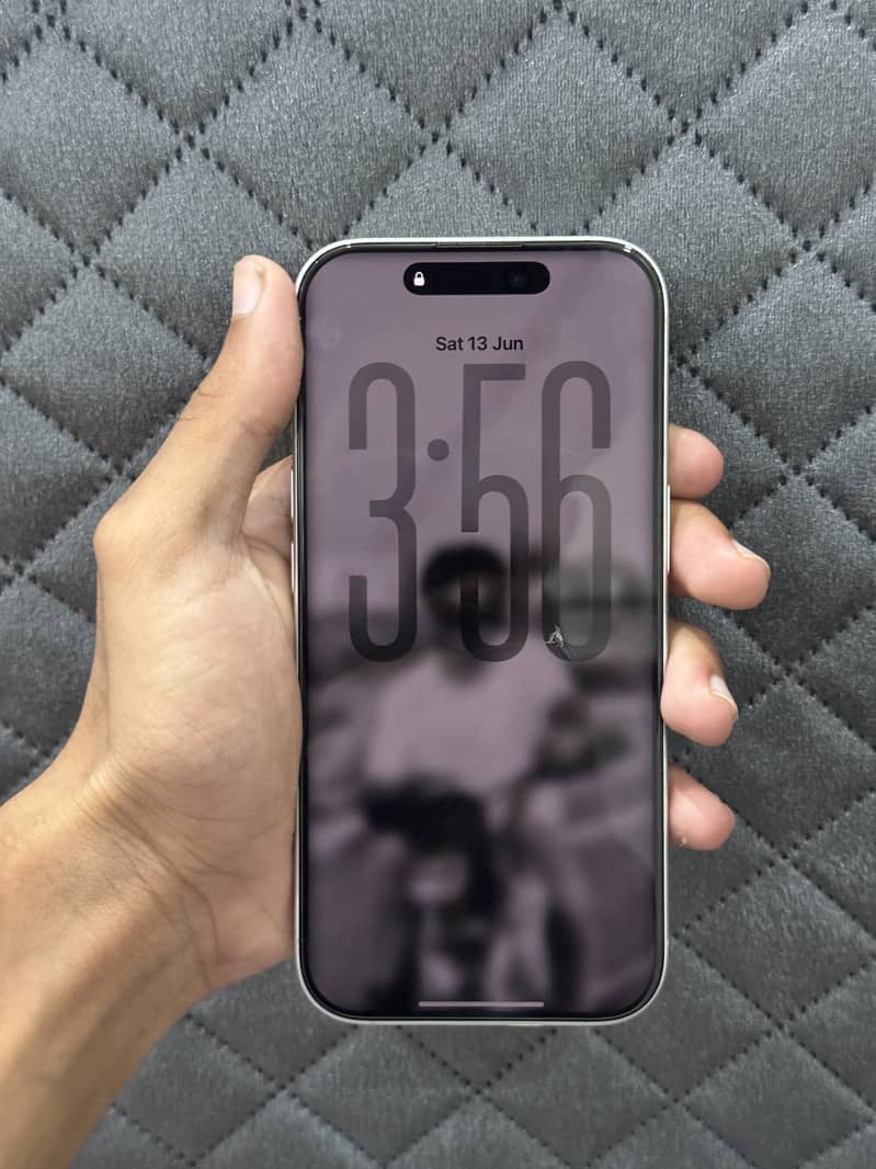 Apple iPhone 17 1