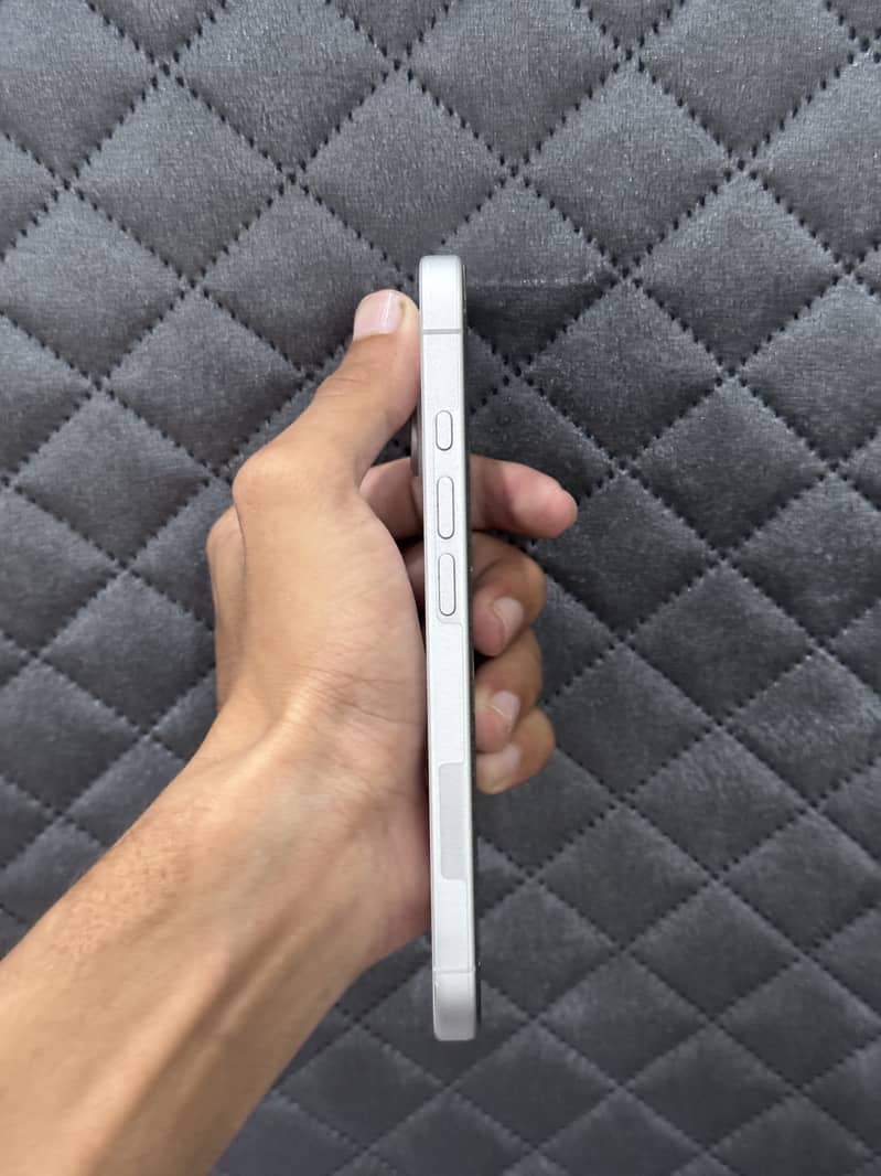 Apple iPhone 17 3