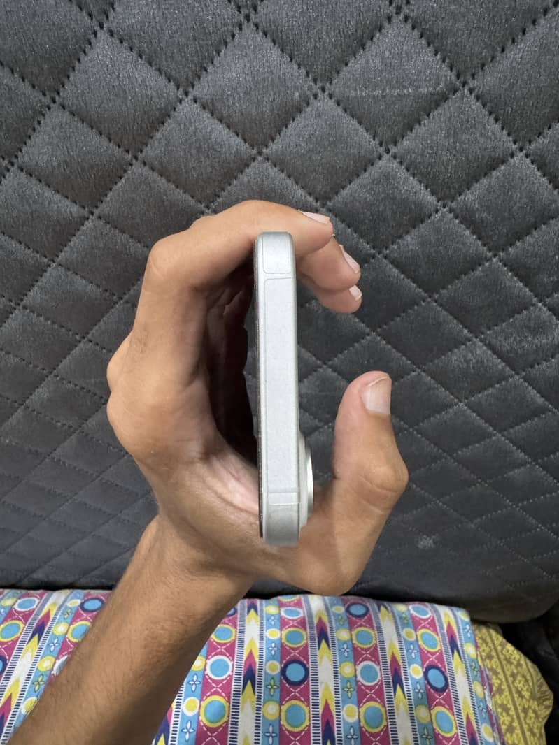 Apple iPhone 17 5