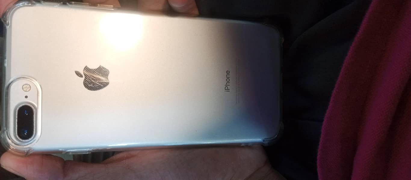 Apple iPhone 7 Plus 2