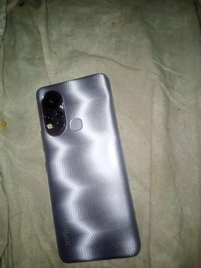 Infinix Hot 11s. . 4+2.128 memory