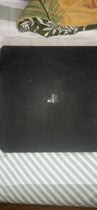 PS4 slim 1TB Jailbreak. urgent sale!!!!neogotioble