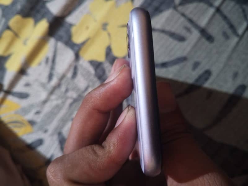 Apple iPhone 11 6