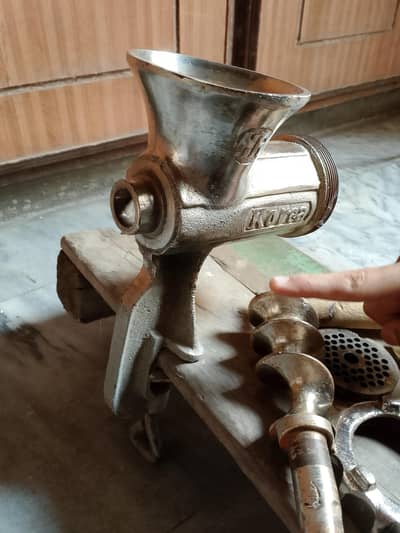 Qeema machine 03214858413