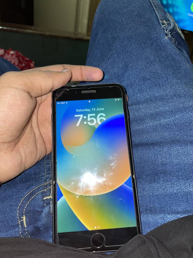 Apple iPhone 8 Plus 1