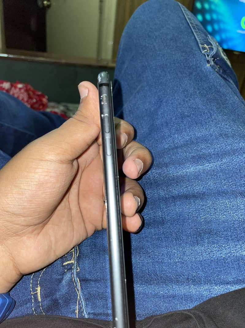 Apple iPhone 8 Plus 3
