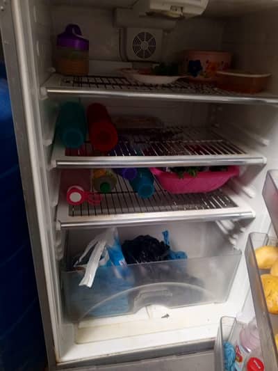 dawlnace fredge full size with good condition