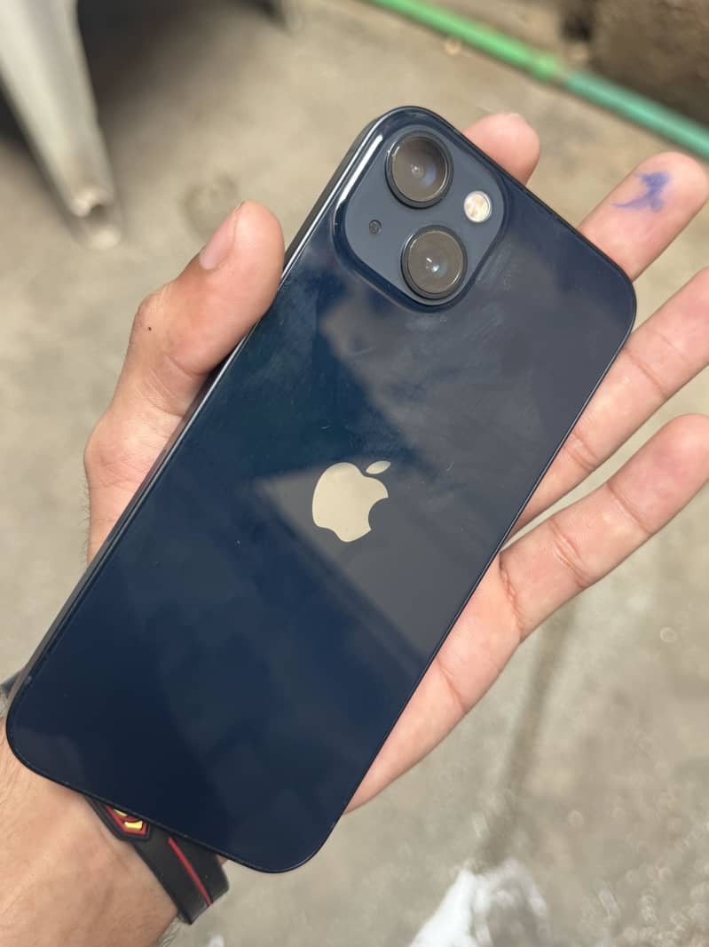 iPhone 13 4