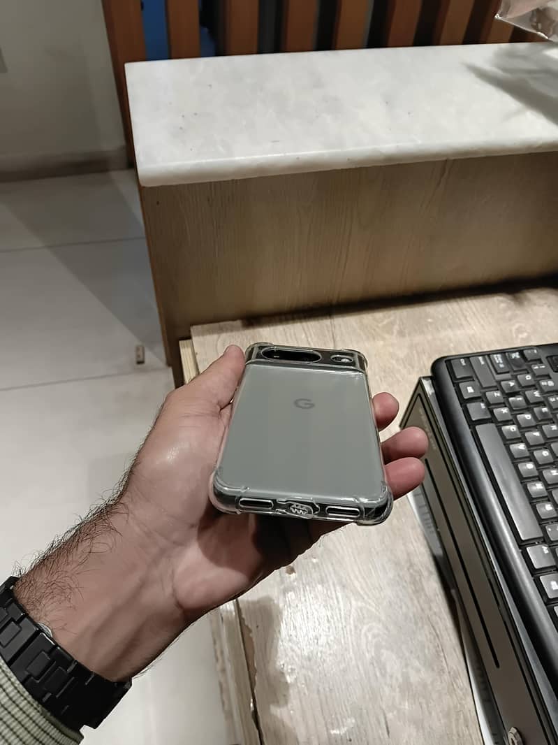 Google Pixel 8 7