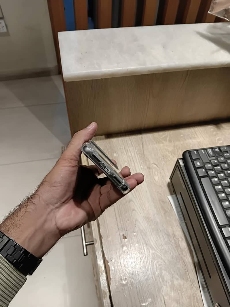 Google Pixel 8 11