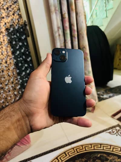 Apple iPhone 13
