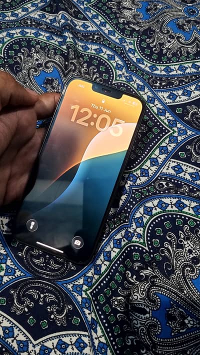 Apple iPhone 13