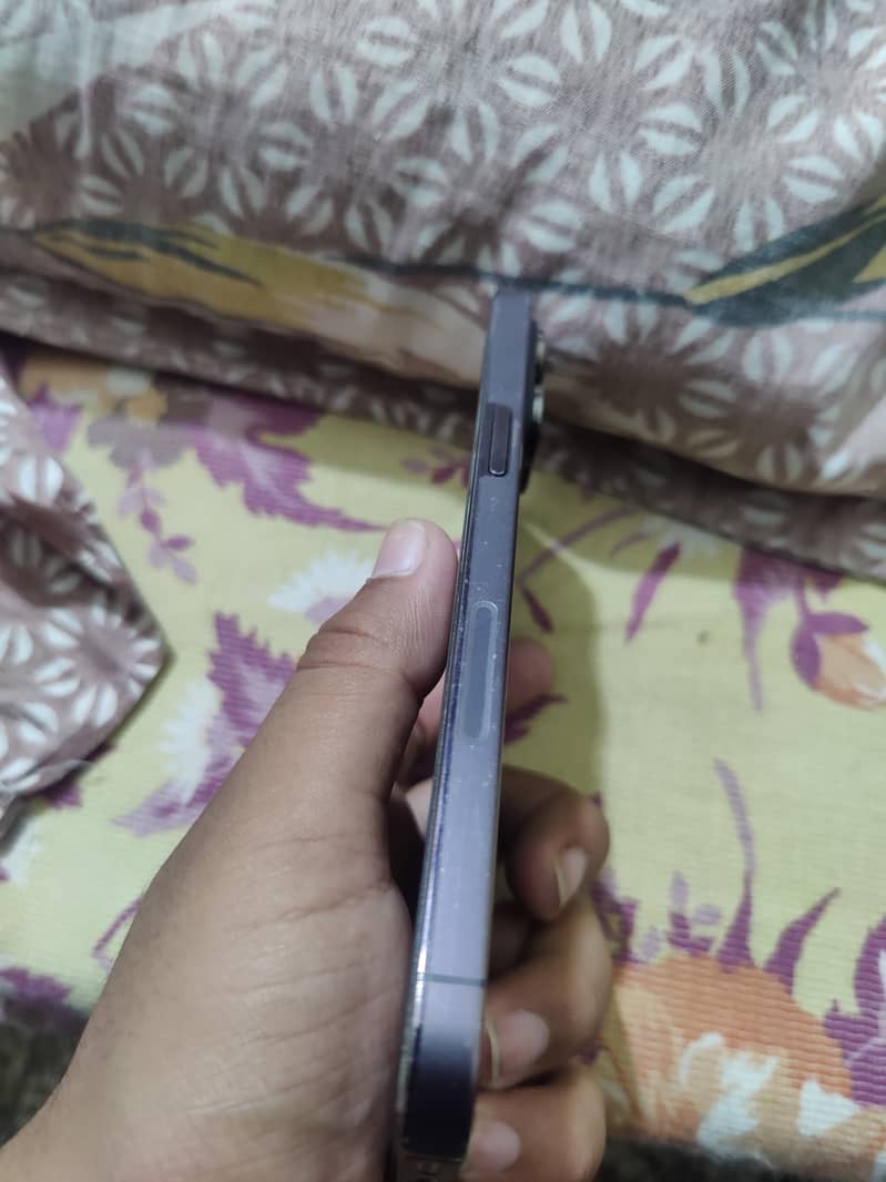 Apple iPhone 14 Pro Max 1