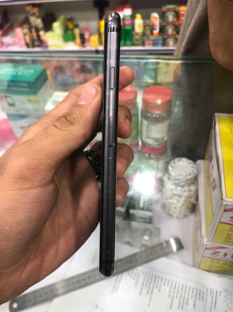 Apple iPhone 8 2