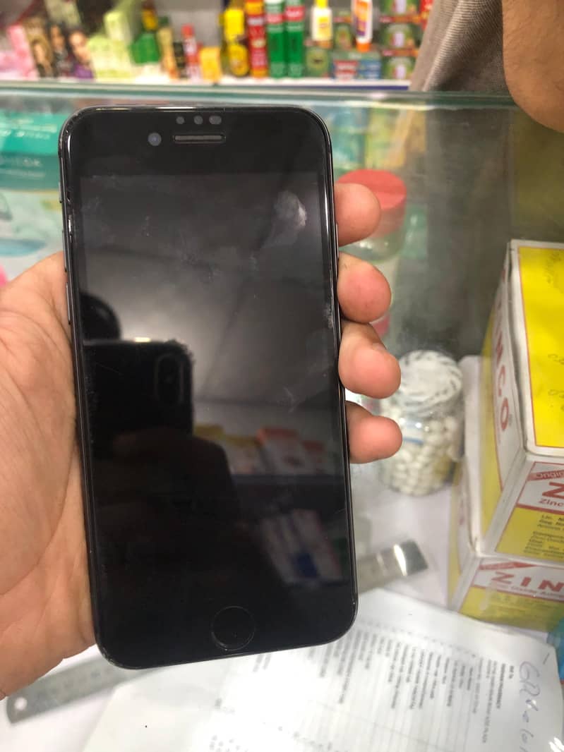 Apple iPhone 8 3