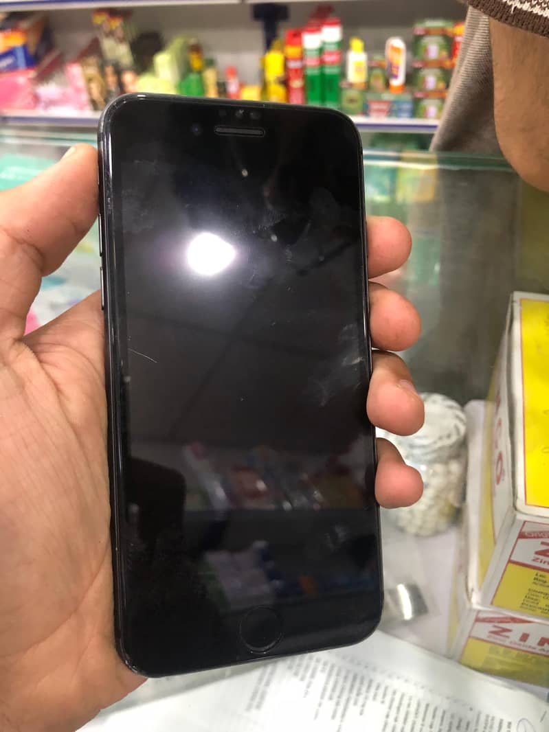 Apple iPhone 8 4