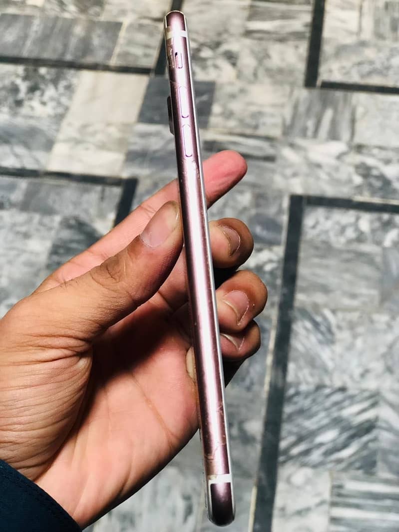 Apple iPhone 7 Plus 1