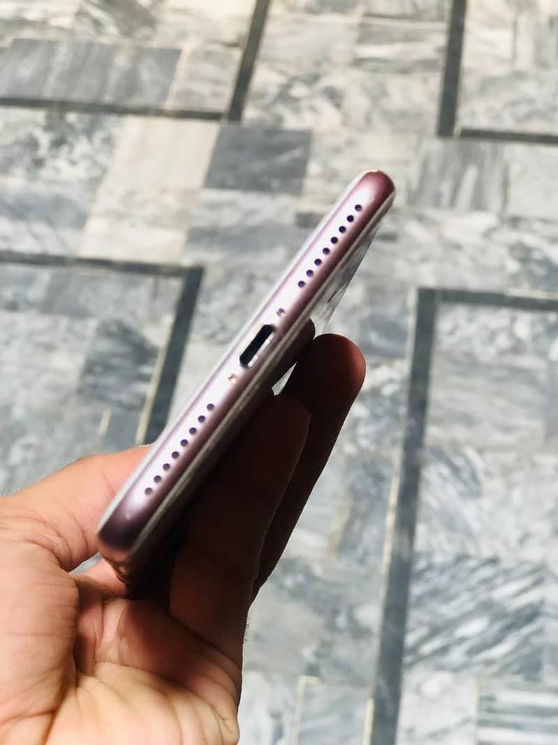 Apple iPhone 7 Plus 4
