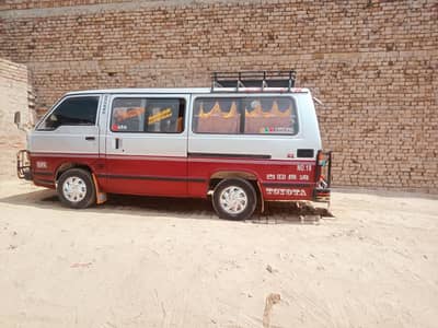 Toyota hiace for sale 1985/13 model Multan number