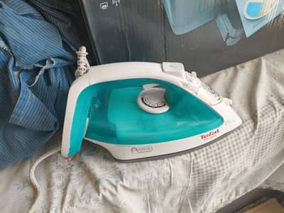 Tefal Easygliss 2400w stem Iron