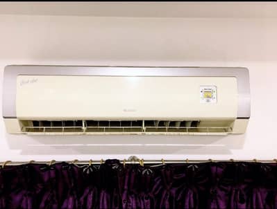 gree 2 ton AC total original good condition 10 by 10 for sale