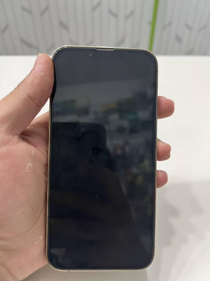 Apple iPhone 13 Pro 4