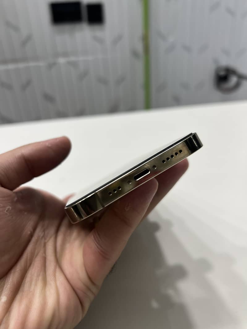 Apple iPhone 13 Pro 6