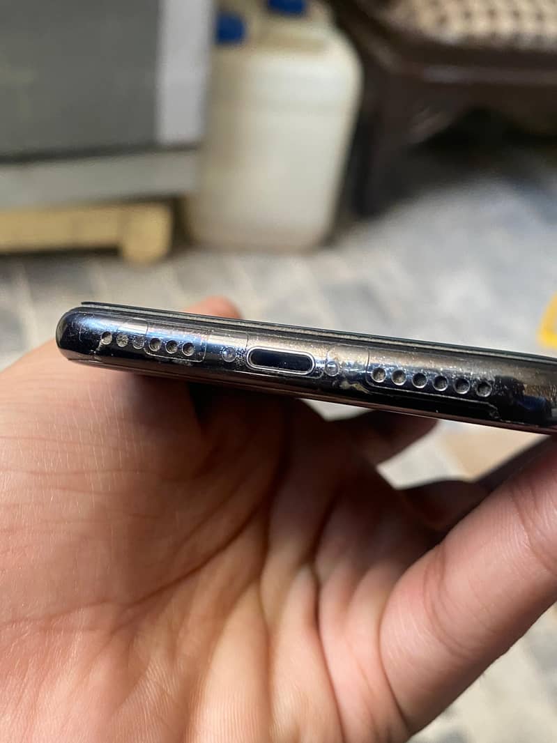 Apple iPhone X 6