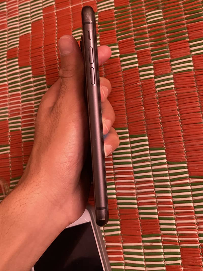 Apple iPhone 11 2