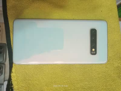 SAMSUNG S10 PLUS WITH BOX